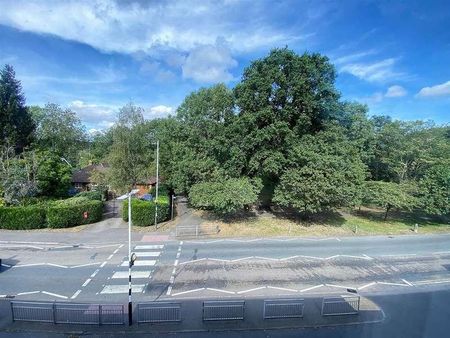 Black Horse Parade, Eastcote, HA5 - Photo 3