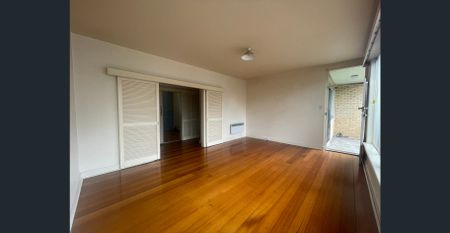 Two bedroom apartment for lease in the heart of Balwyn - Photo 3