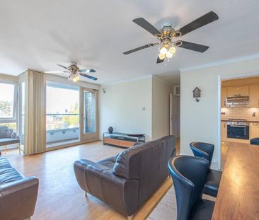 2 bedroom flat to rent - Photo 2