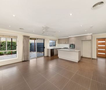 12 Boelke Place, Macgregor ACT 2615 - House For Rent | Domain - Photo 2