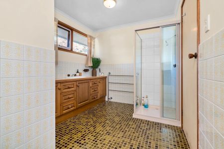 Stunning Bay Views in Central Location - Fully Furnished Short Term Lease - 9 month - Photo 3