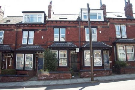 6 Bed - Burchett Grove, Woodhouse, Leeds - Photo 4