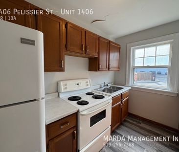 SPACIOUS 2BEDROOM/1BATH MAIN FLOOR UNIT IN A PRIME LOCATION+HYDRO&GAS - Photo 2