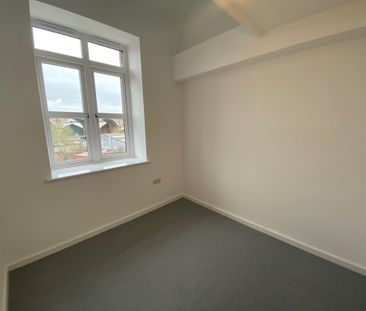 Kirkstall Road, Leeds - Photo 1