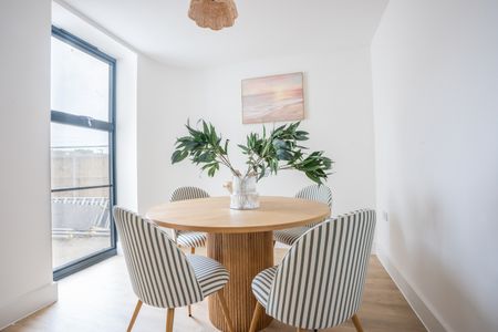 5 Burnaby Road - Photo 4