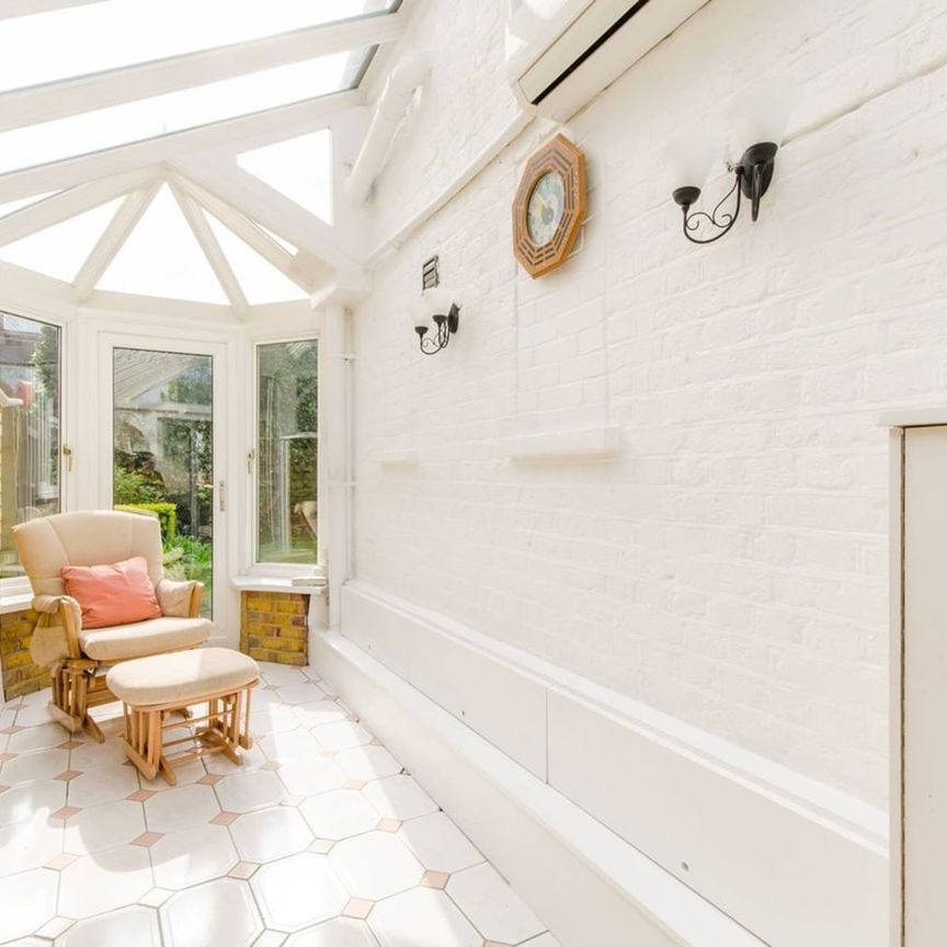 2 Bed Semi-Detached House, Highfield Road, NW11 - Photo 1