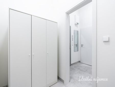 Pronájem bytu 2+kk 67 m2 - Photo 2