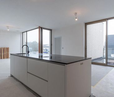 Modern 2-slpk app met terras en autostaanplaats. - Photo 1