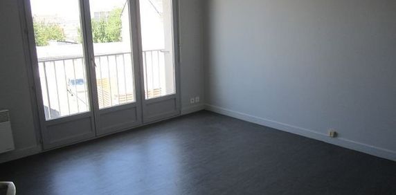 Location Appartement 1 pièce 30m² ANGERS 49000 - Photo 2