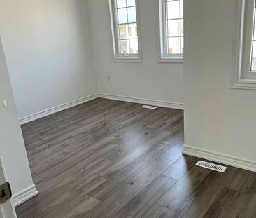 For Lease - 12 PUMPKIN CORNER Crescent, Barrie, Ontario - Photo 5