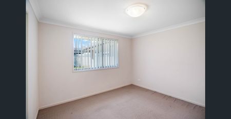 Modern 4 Bedroom Home - Photo 2