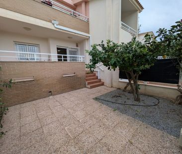 Alquiler de chalet adosado en Calle Nectarina - Photo 3