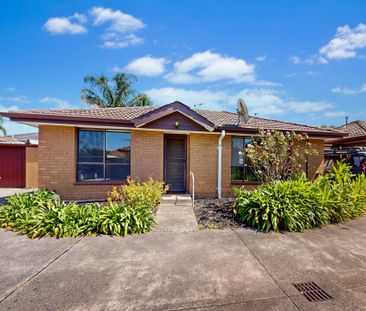 Charming Residence Offering Comfort & Convenience - Photo 3