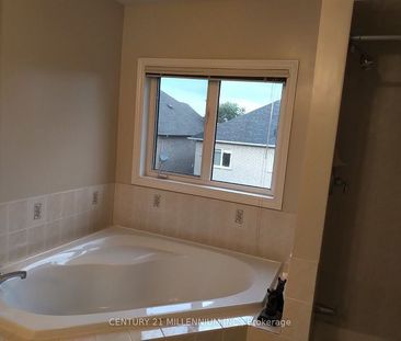 For Lease - 79 Castillian Drive, Vaughan, Ontario - Photo 4