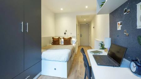 Premium En-suite Range 2 - Photo 4