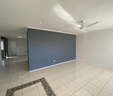 Save on Electricity with the Solar Panels - Photo 2