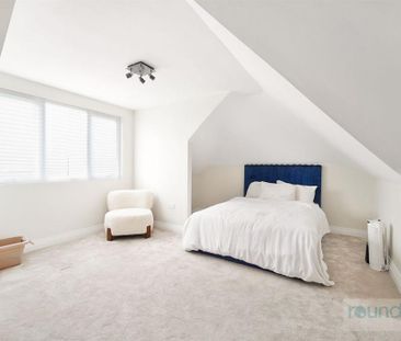 5 bedroom detached house to rent - Photo 4
