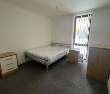 Room in a Shared Flat, College Lane, L1 - Photo 6