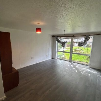 Grove Park, L8 - Photo 1