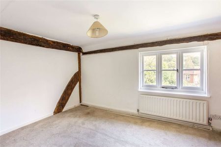 Character cottage situated in sought after village - Photo 4