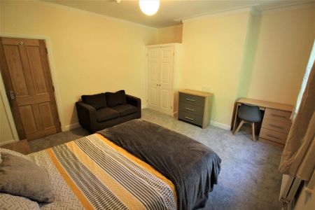 1 bedroom in a house share to rent - Photo 5