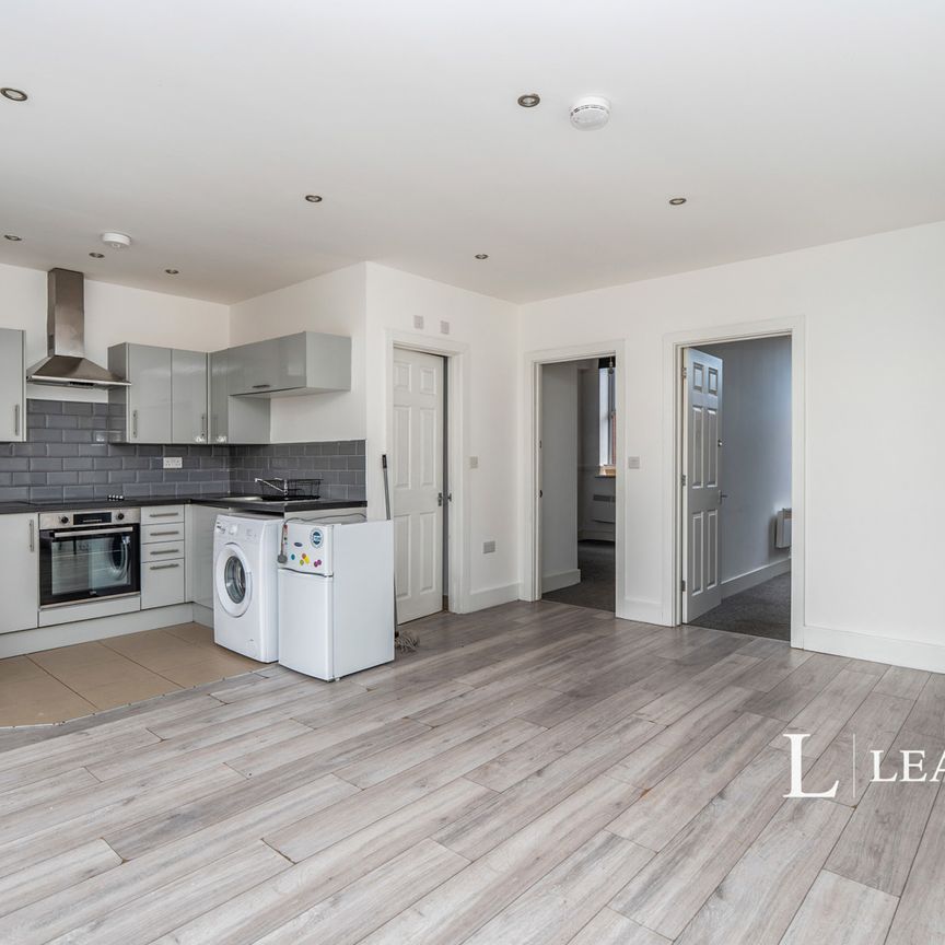 2 bedroom apartment to rent Bridge Road, Southampton, SO19 - Photo 1