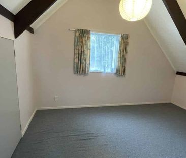 Beautiful 2-Bedroom Standalone Home in Peaceful Vogeltown - Photo 5