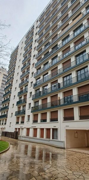 location Appartement T3 DE 77m² À PARIS 15 - Photo 1