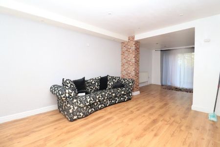 3 bedroom semi-detached house to rent - Photo 2
