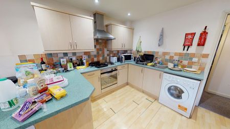 2 bedroom flat to rent - Photo 5