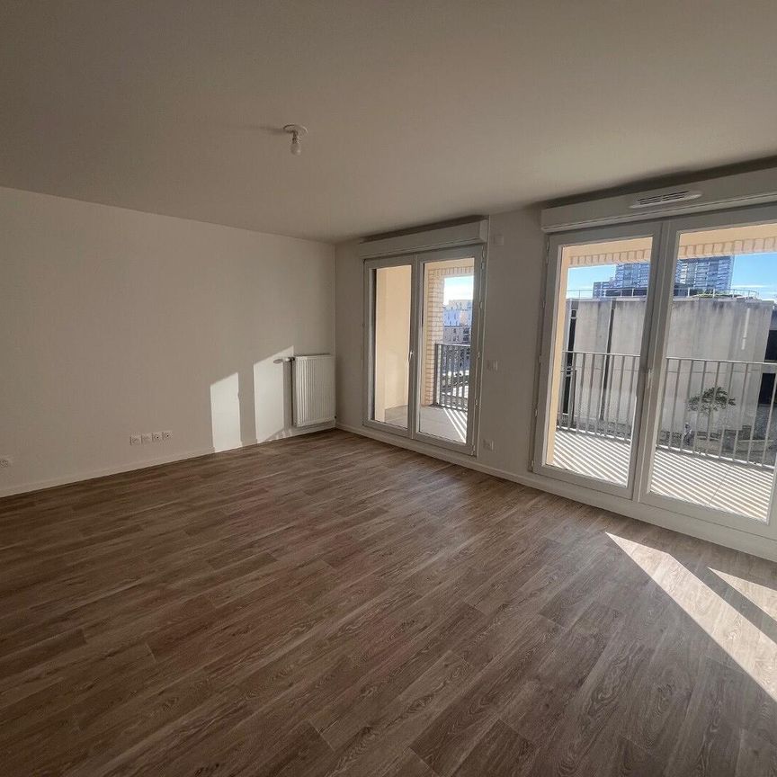 location Appartement T4 DE 76.2m² À BOBIGNY - Photo 1