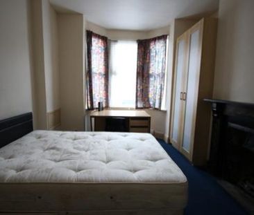4 bedroom terraced house to rent - Photo 6