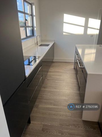 2 bedroom penthouse to rent - Photo 5