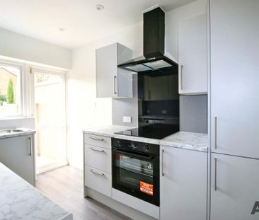 2 bedroom semi-detached bungalow to rent - Photo 3