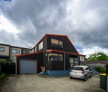 Three Bedroom Oasis - Photo 3