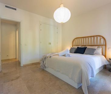 5 bedroom luxury Townhouse for rent in Marbella, Spain - Photo 4