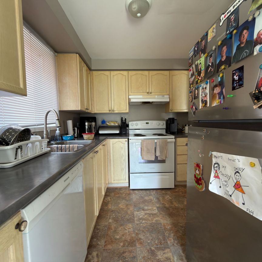 For Lease - 207 Tunbridge Road, Barrie, Ontario - Photo 1