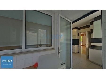 4 room luxury Apartment for rent in Porto, Distrito do Porto - Photo 5