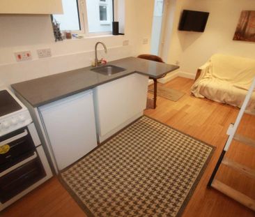 Detached house to rent - Photo 3