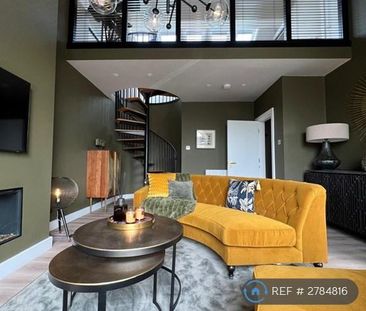 2 bedroom penthouse to rent - Photo 2