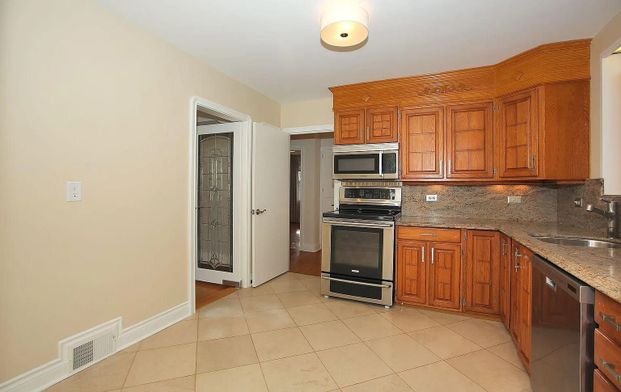 For Lease - 34 Gwendolen Crescent, Toronto, Ontario - Photo 1