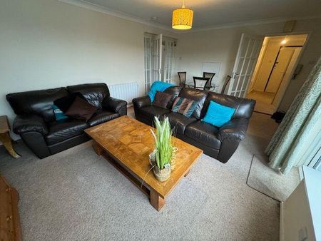 2 bedroom flat to rent - Photo 3