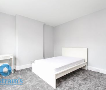 4 bed Town House for Rent - Photo 6