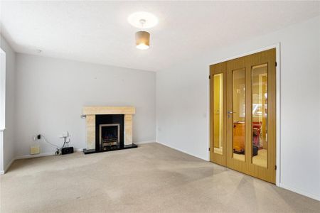 4 bedroom detached house to rent - Photo 3