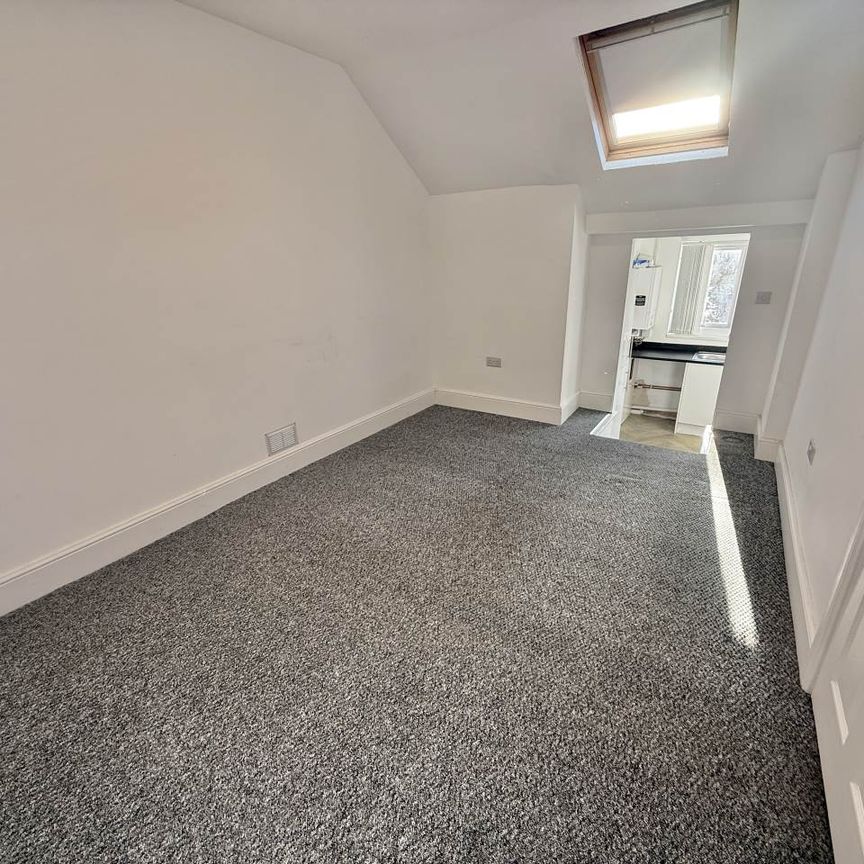 Clytha Square - Photo 1