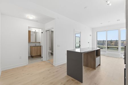 For Lease - 2088 James Street, Burlington, Ontario - Photo 3