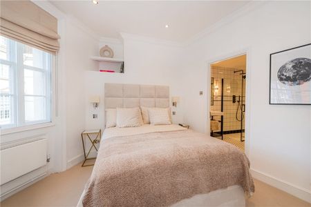 Bright and beautifully refurbished one bedroom apartment situated between Claridge’s and Bond Street. - Photo 5