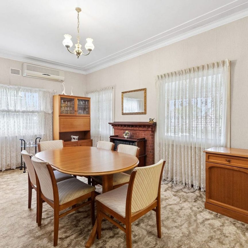 Charming home in family friendly location. - Photo 1