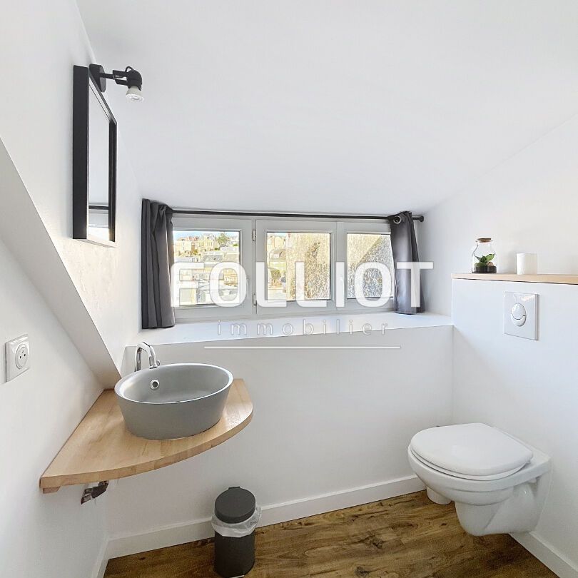 A LOUER - Appartement meublé - à l'année ou bail étudiant - centre ville GRANVILLE 1 pièce 17.8 m2 - Photo 1