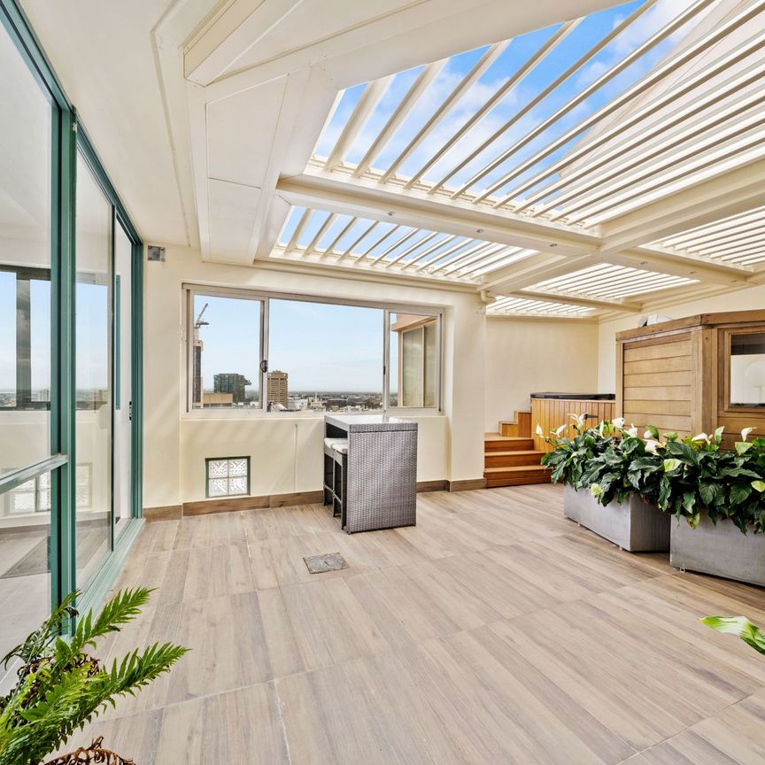 A Private Urban Oasis with Rooftop Entertainer's Haven - Photo 1